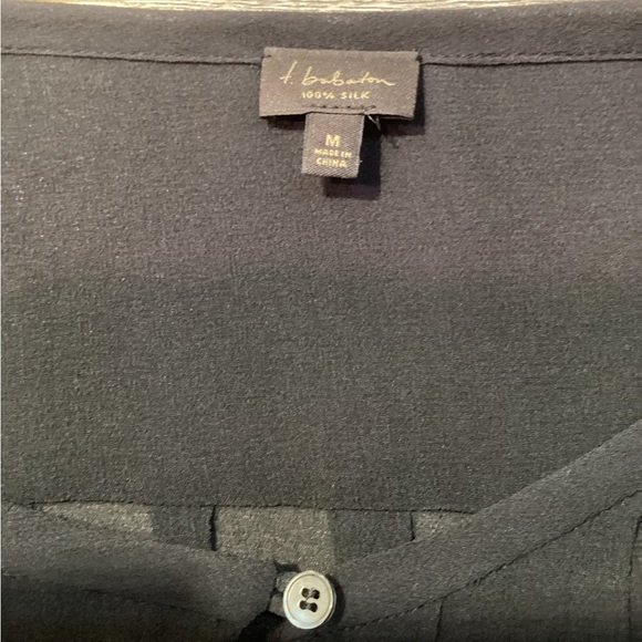 Babaton 100% silk top. Size M. - Picture 4 of 4